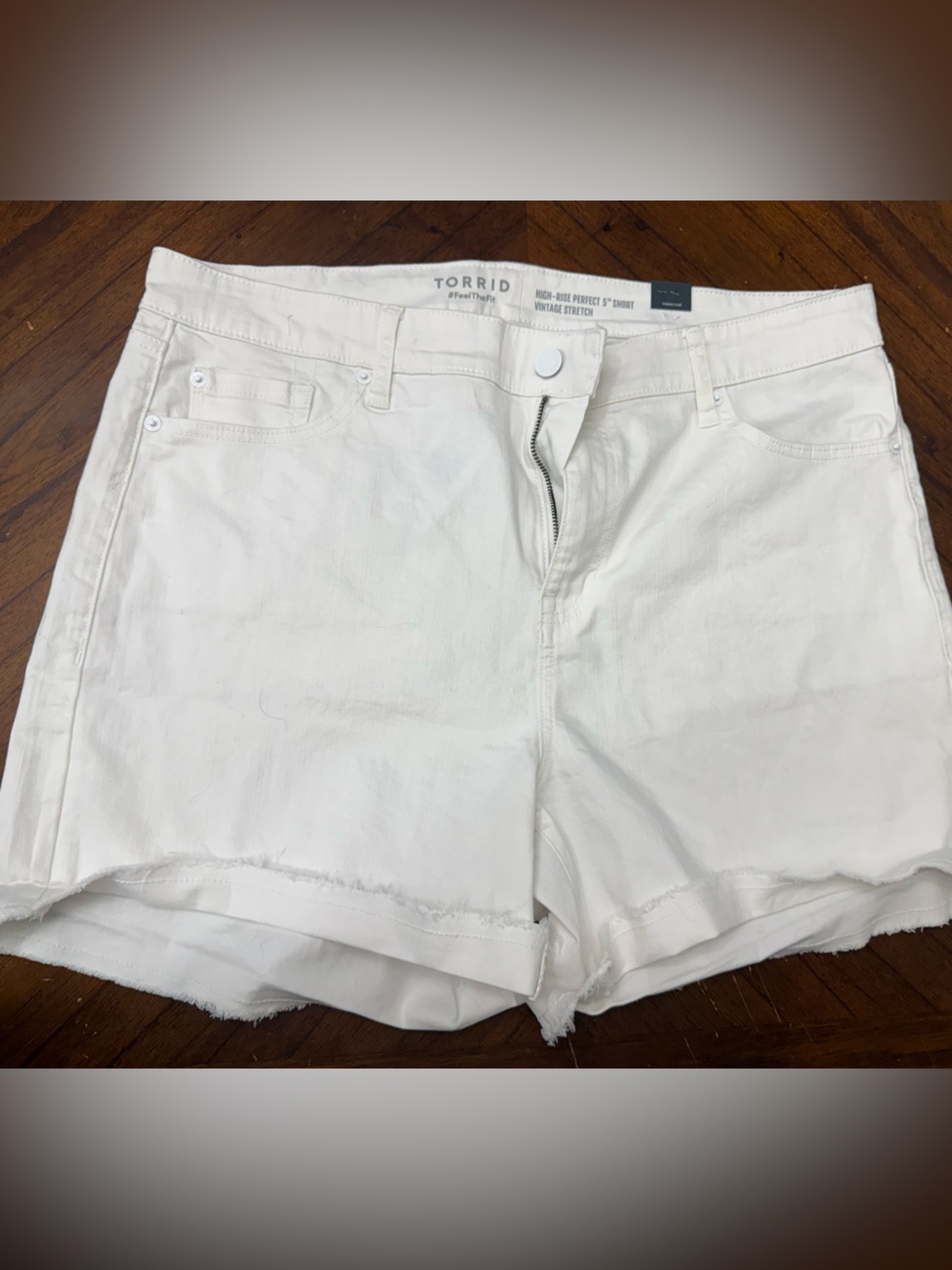 Torrid White Raw-Hem High Rise Denim Shorts size 16 New With Tags